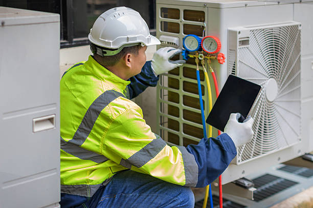 Professional Ac Installation technician working in Linden, AL